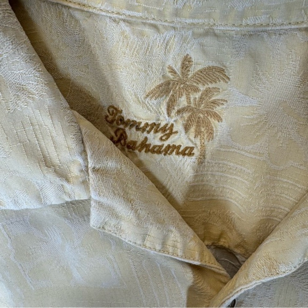 men's Tommy Bahama 100% silk yellow short sleeve button-down shirt medium - Picture 2 of 13